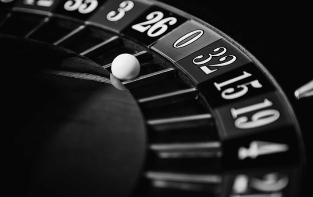 royal888 live casino real dealer baccarat table streamed to Filipino players on mobile